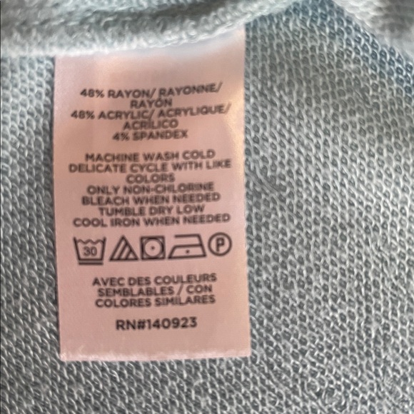 Lou & Grey Sage Green V-neck Pullover Lightweight Hoodie | Medium - Picture 6 of 7